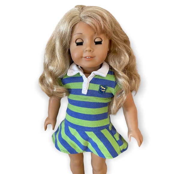 Retired American Girl 2010 Lanie with doll book and 2 outfits - Picture 9 of 15